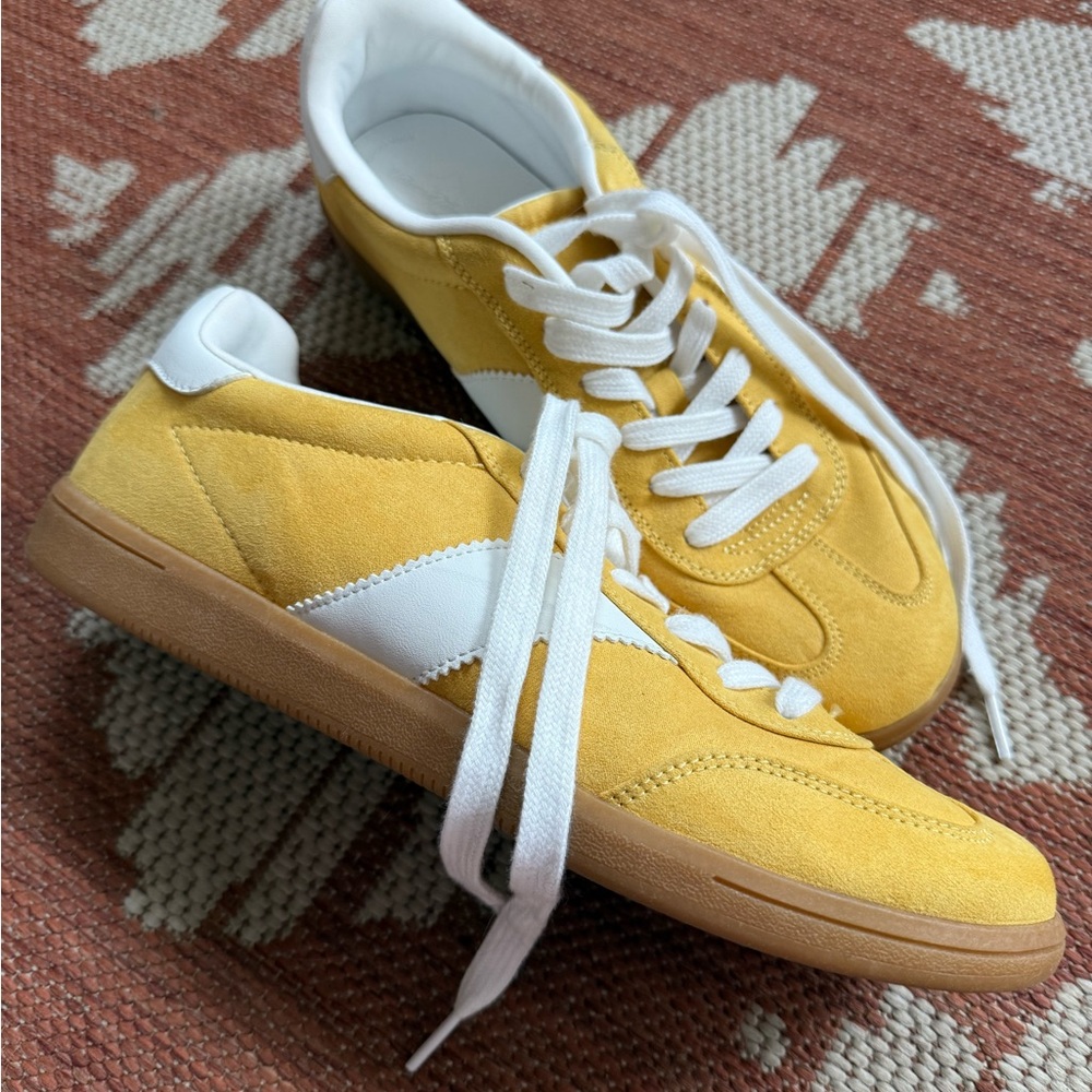 NWOT Universal Thread Yellow Suede Casual Sneakers with White Stripe!